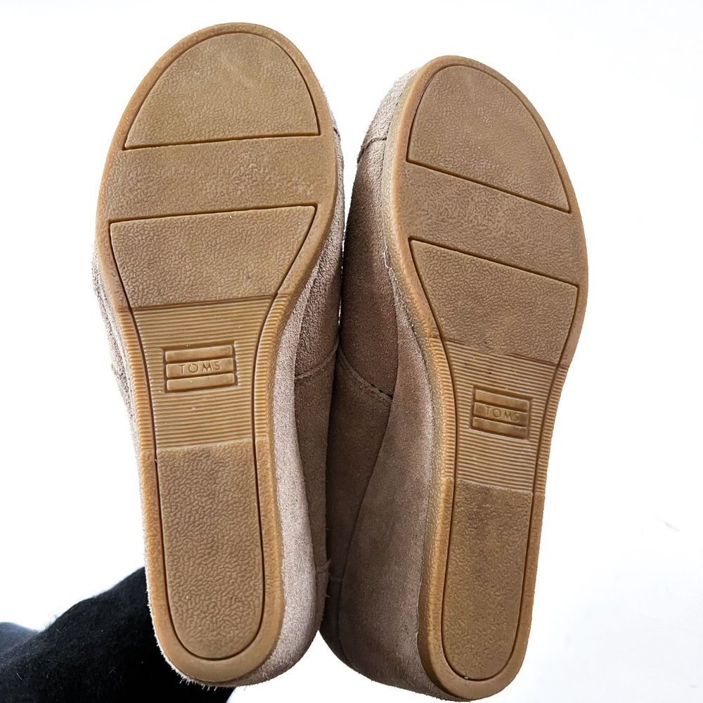 TOMS | Taupe, Desert Wedge Booties, Size 10 - Picture 9 of 10